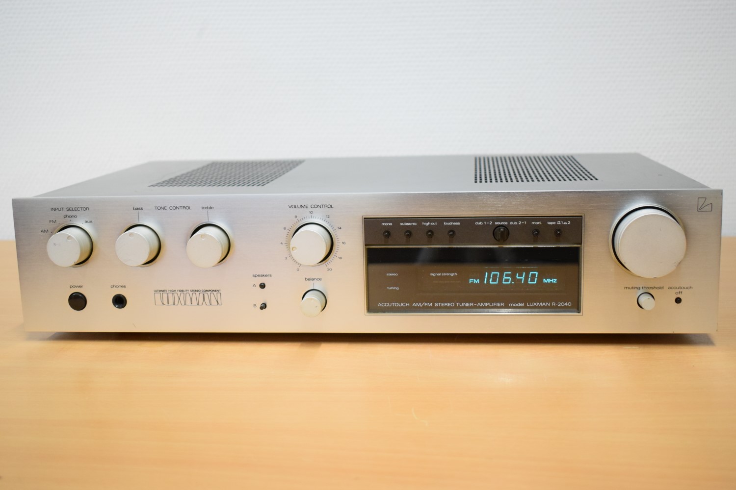 Luxman R-2040 Stereo Receiver  			